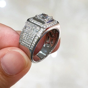 Men's Moissanite Ring 1 Carat Round Brilliant Diamonds Engagement Rings  -  GeraldBlack.com