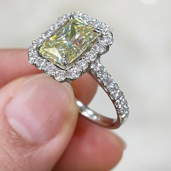 7x9mm Emerald Shape White Moissanite 925 Silver Ring for Women  -  GeraldBlack.com