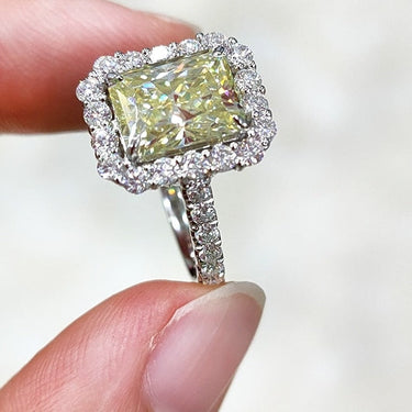 7x9mm Emerald Shape White Moissanite 925 Silver Ring for Women  -  GeraldBlack.com
