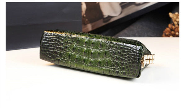 Fashion Genuine Leather Crocodile Pattern Women Clip Middle Aged Lady Mother Shoulder Messenger Handbag  -  GeraldBlack.com