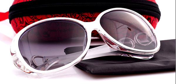 Hot Fashion Polarized Sunglasses for Women in Designer Vintage Style - SolaceConnect.com