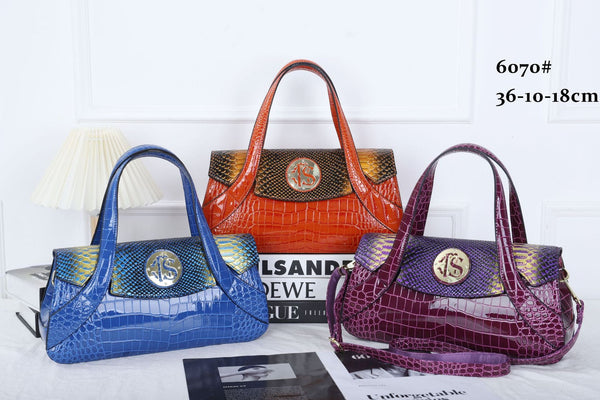 Luxury Fashion Leather Women Snake Pattern Large Capacity Middle Aged Mom Shoulder Messenger Handbag  -  GeraldBlack.com