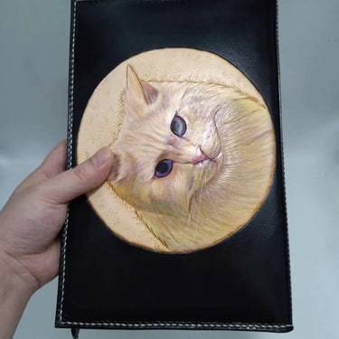 Men's Hand-carved Cat Vegetable Tanned Leather Money Holder Handbag  -  GeraldBlack.com