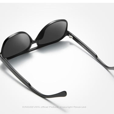 Men's Square Retro Carbon Fiber Gradient Polarized Sunglasses - SolaceConnect.com