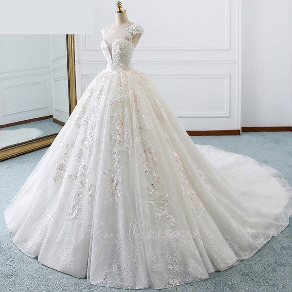 Scoop Neck Sleeveless Lace Ball Gown Wedding Dresses with Appliques - SolaceConnect.com
