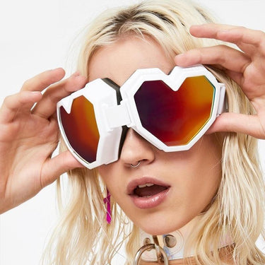 Women's Gradient UV400 Heart-Shaped One Piece Oversized Goggle Sunglasses - SolaceConnect.com
