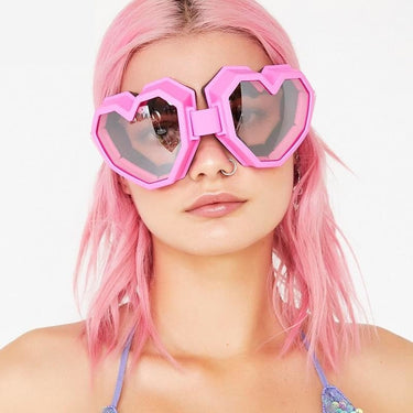 Women's Gradient UV400 Heart-Shaped One Piece Oversized Goggle Sunglasses  -  GeraldBlack.com