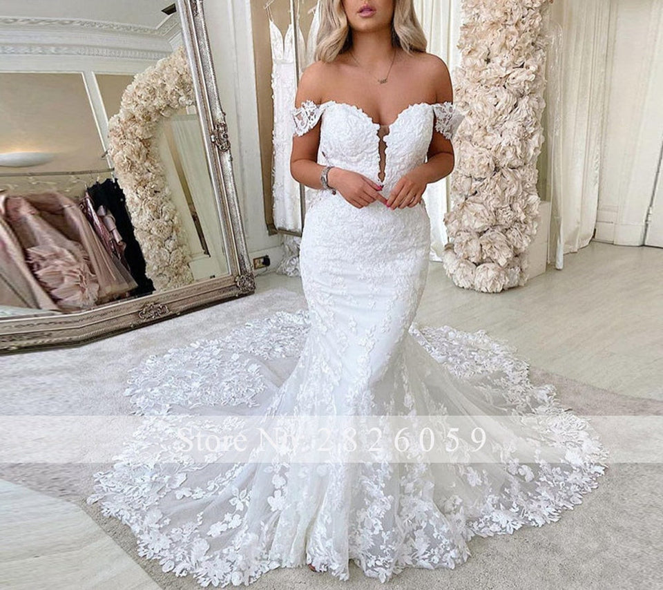 Glamorous Off-the-Shoulder Evening Dress with Mermaid Lace Appliques and Split