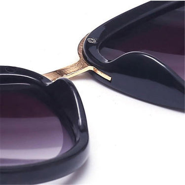 Women's Vintage Cat Eye Mirror Anti-Reflective Plastic Party Sunglasses - SolaceConnect.com